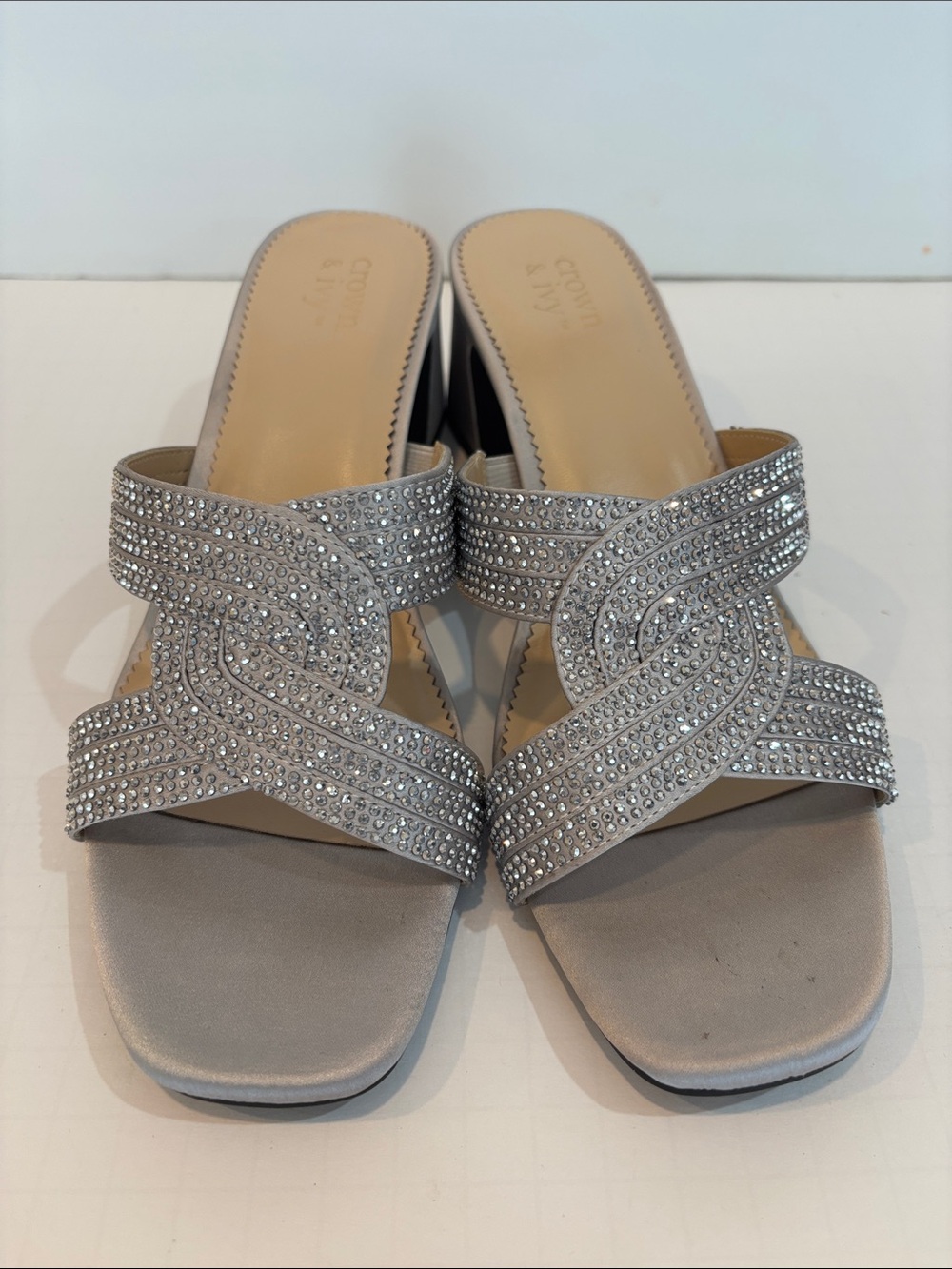 Crown & Ivy Tommie Sandals in Silver Size 7.5